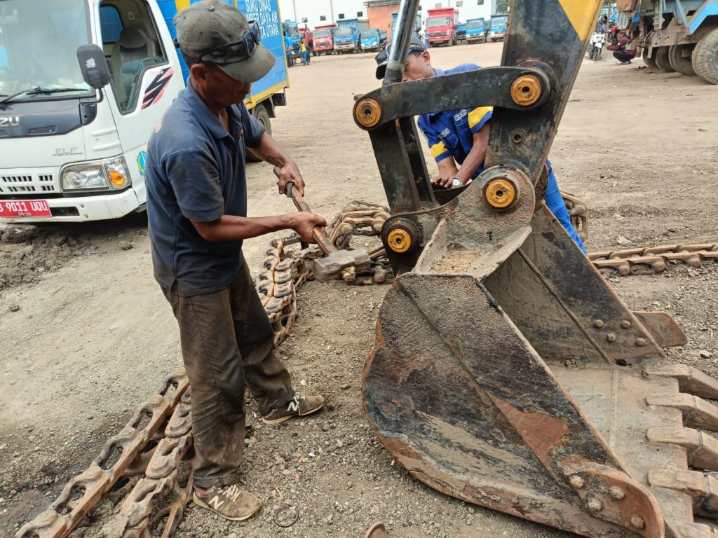 Jasa Perbaikan Alat Berat